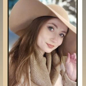 Meet your Posher, Alexandra